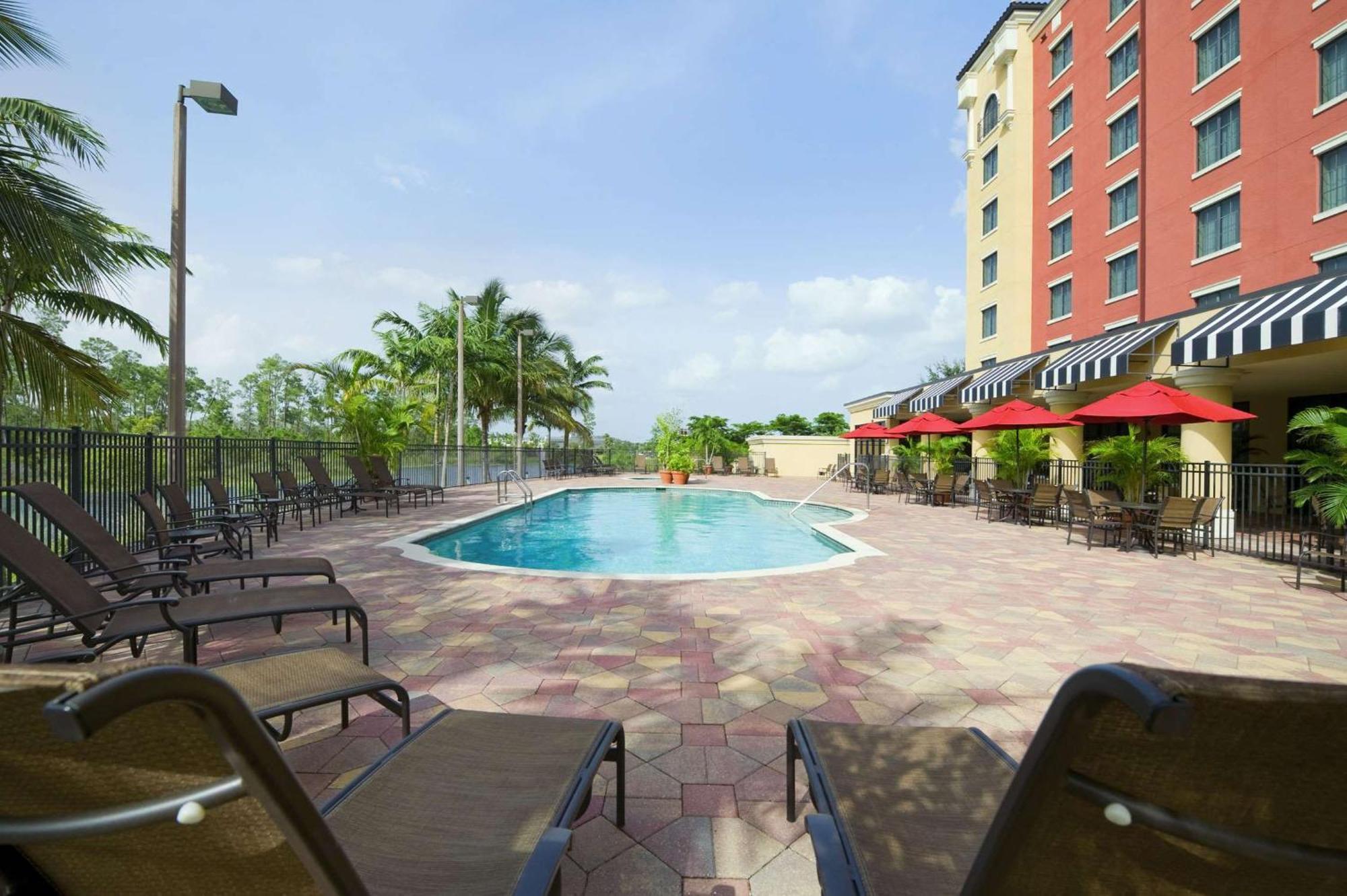 Embassy Suites Fort Myers - Estero Kültér fotó