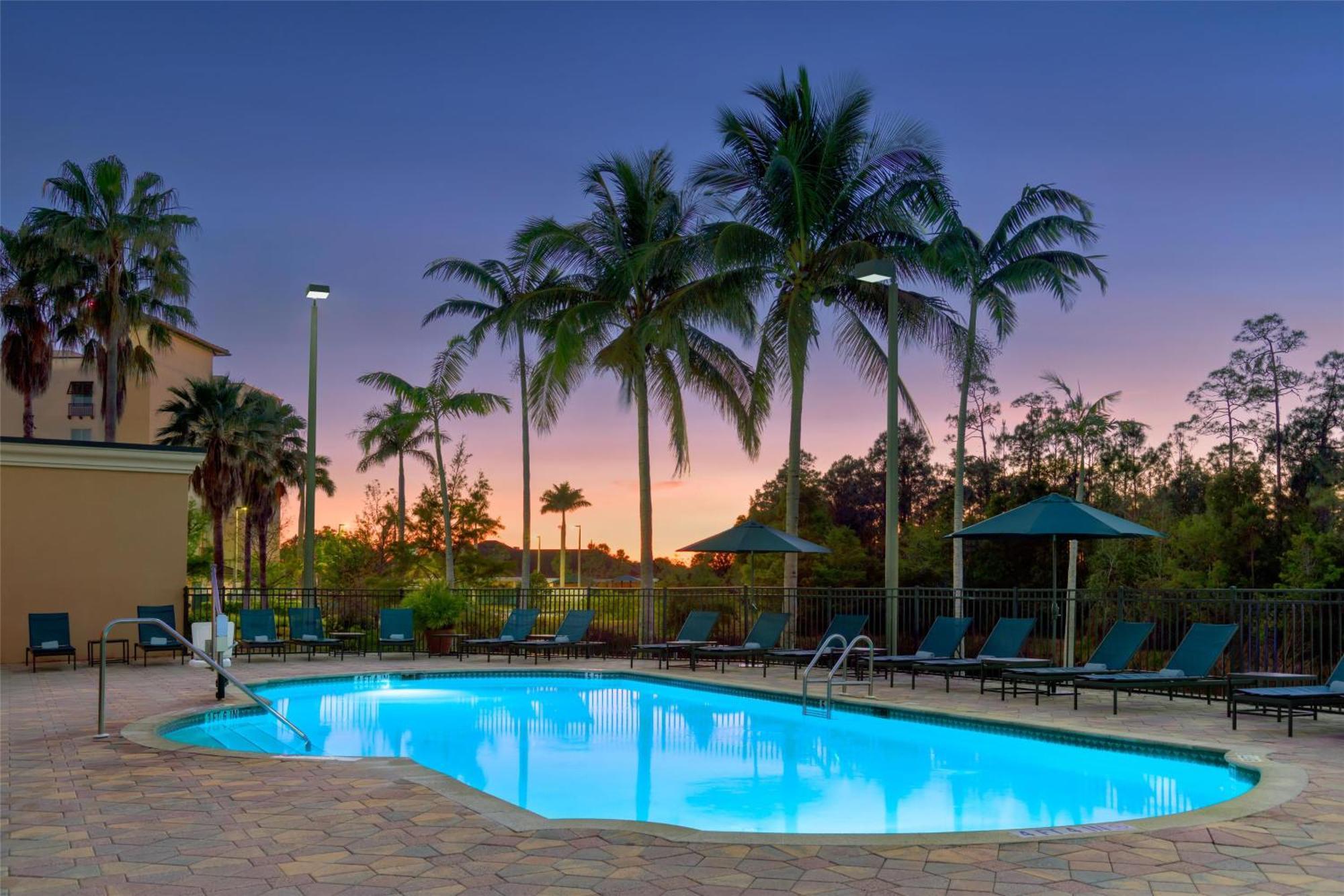 Embassy Suites Fort Myers - Estero Kültér fotó