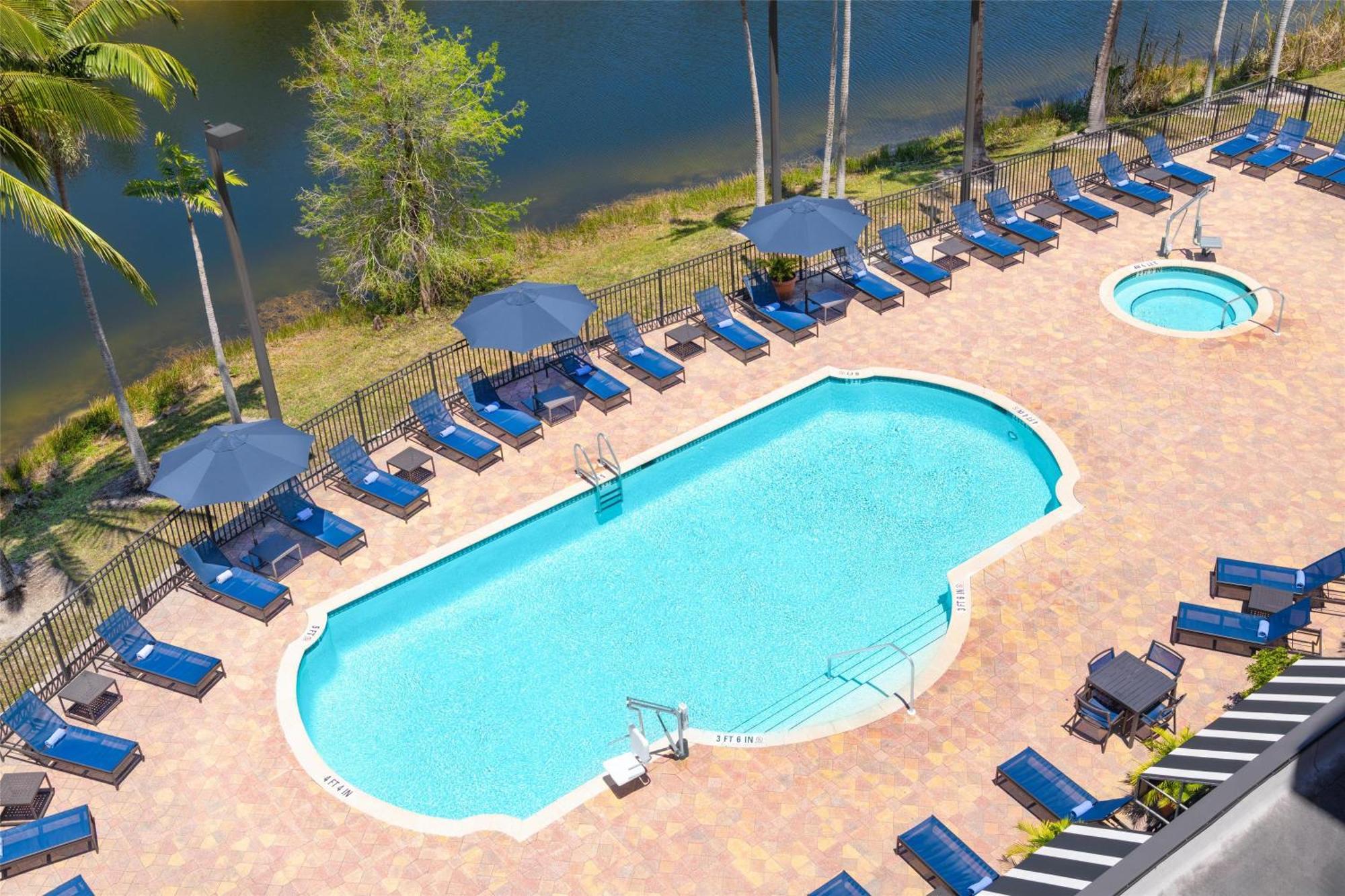 Embassy Suites Fort Myers - Estero Kültér fotó
